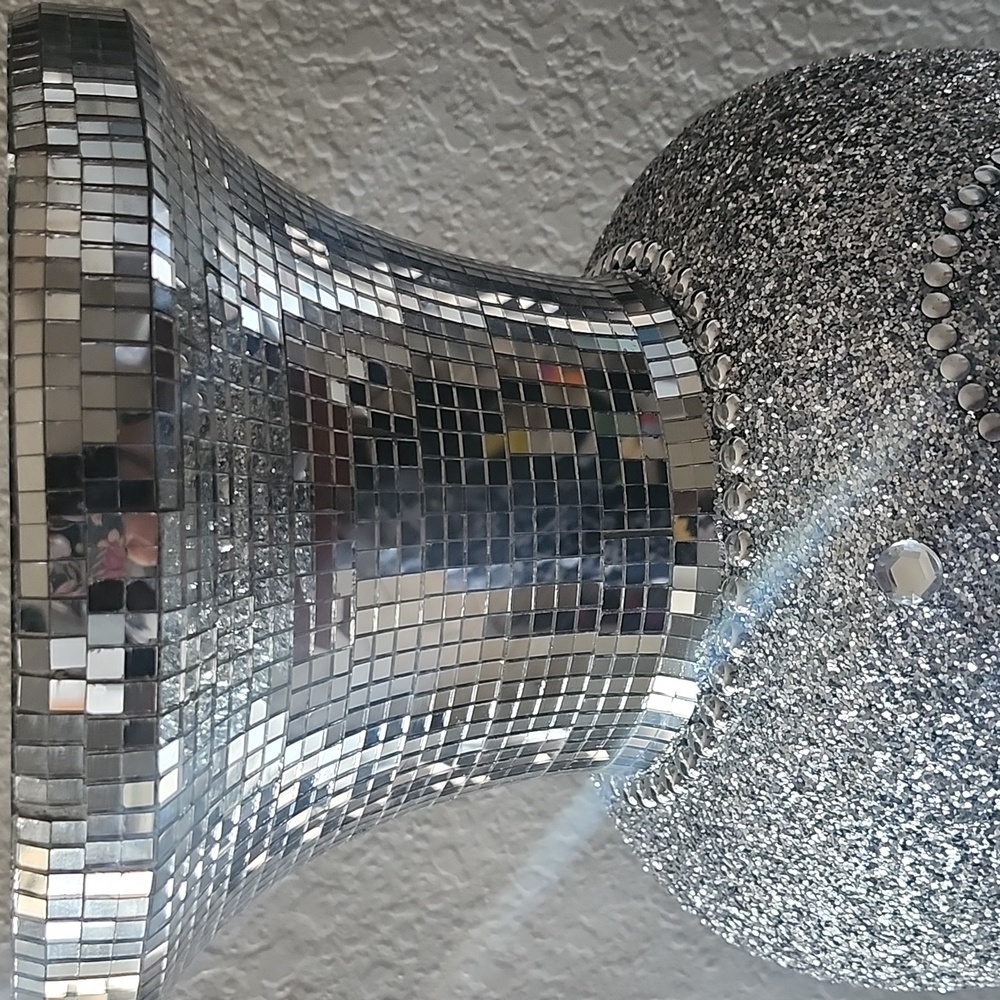 Vase - Picture 3 of 3